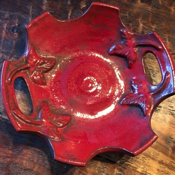 Red Pottery Leaf Motif Bowl With Handles - Picture 1 of 9